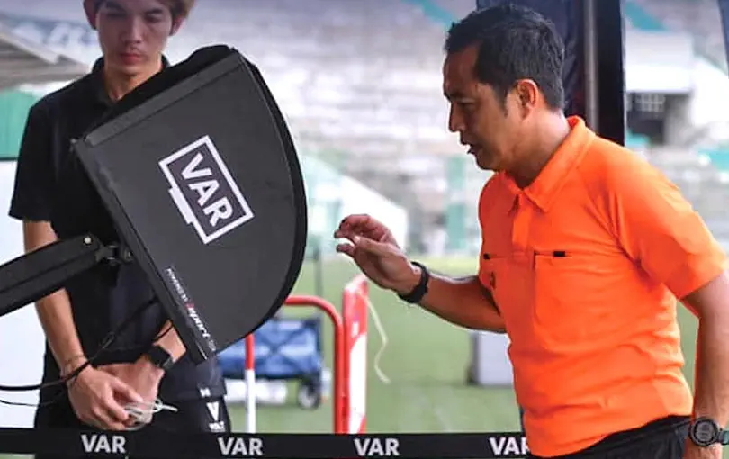 ดราม่าเช็ค VAR ยืนยัน ผู้ตัดสินไม่ผิด